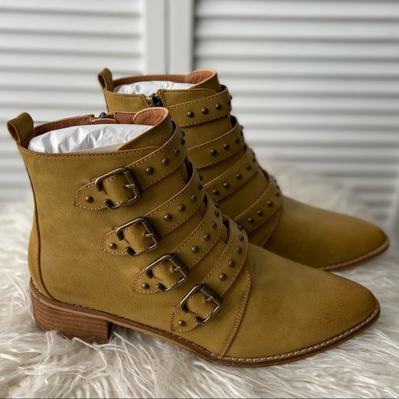 Light Camel Ankle Booties - Picture 2 of 6